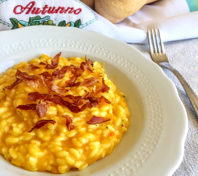 Ricette di novembre:RISOTTO ALLA ZUCCA CON CURCUMA E SPECK CROCCANTE