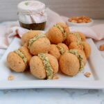 Baci-di-dama-salati-con-crema-al-pesto